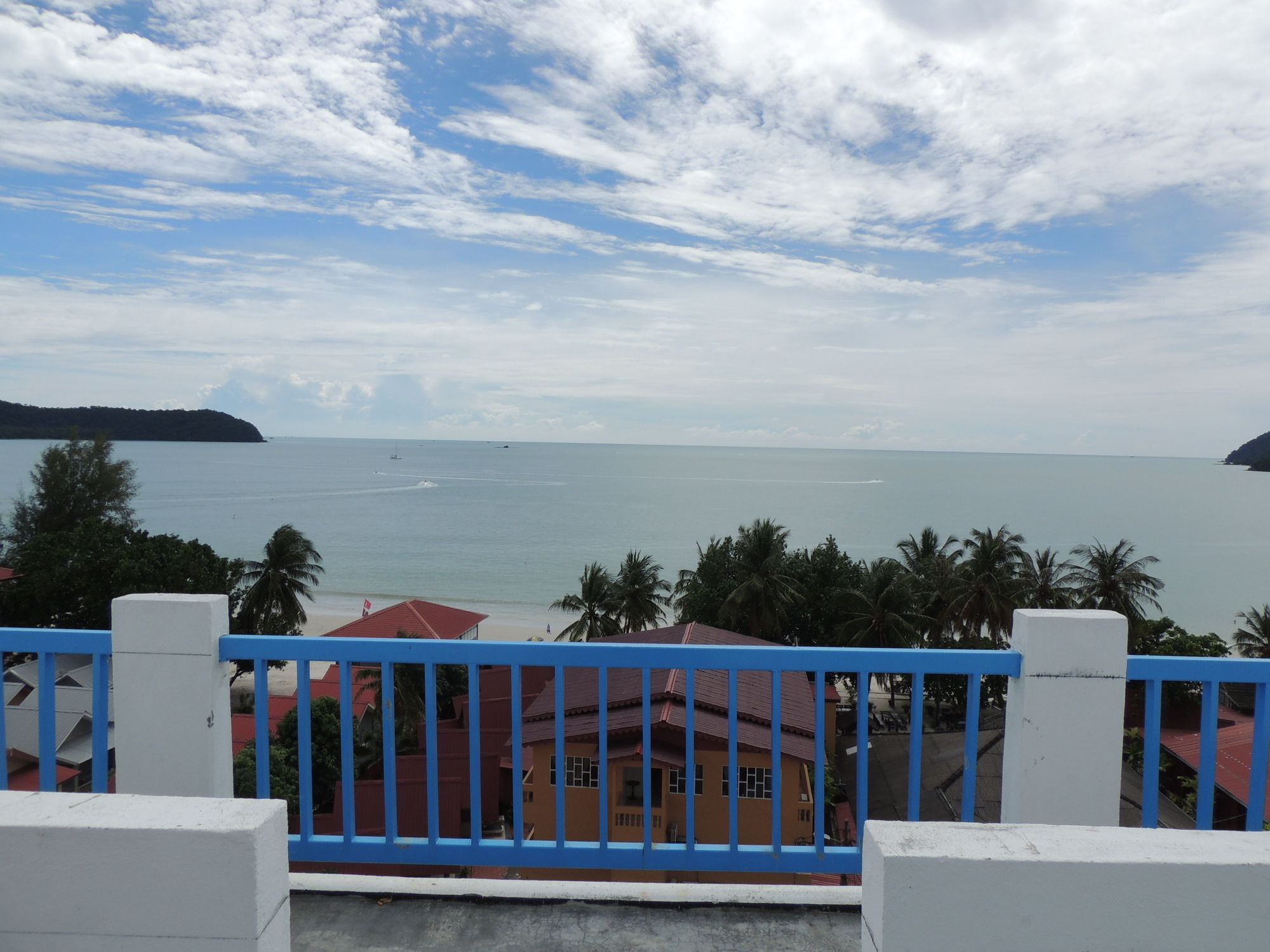 Royal Agate Beach Resort Pantai Cenang  Exterior foto